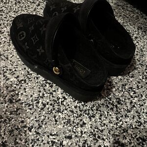 Louis Vuitton mules velvet mules